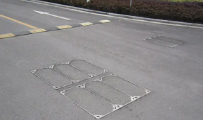 为何要用不锈钢隐形井盖来铺设道路呢？